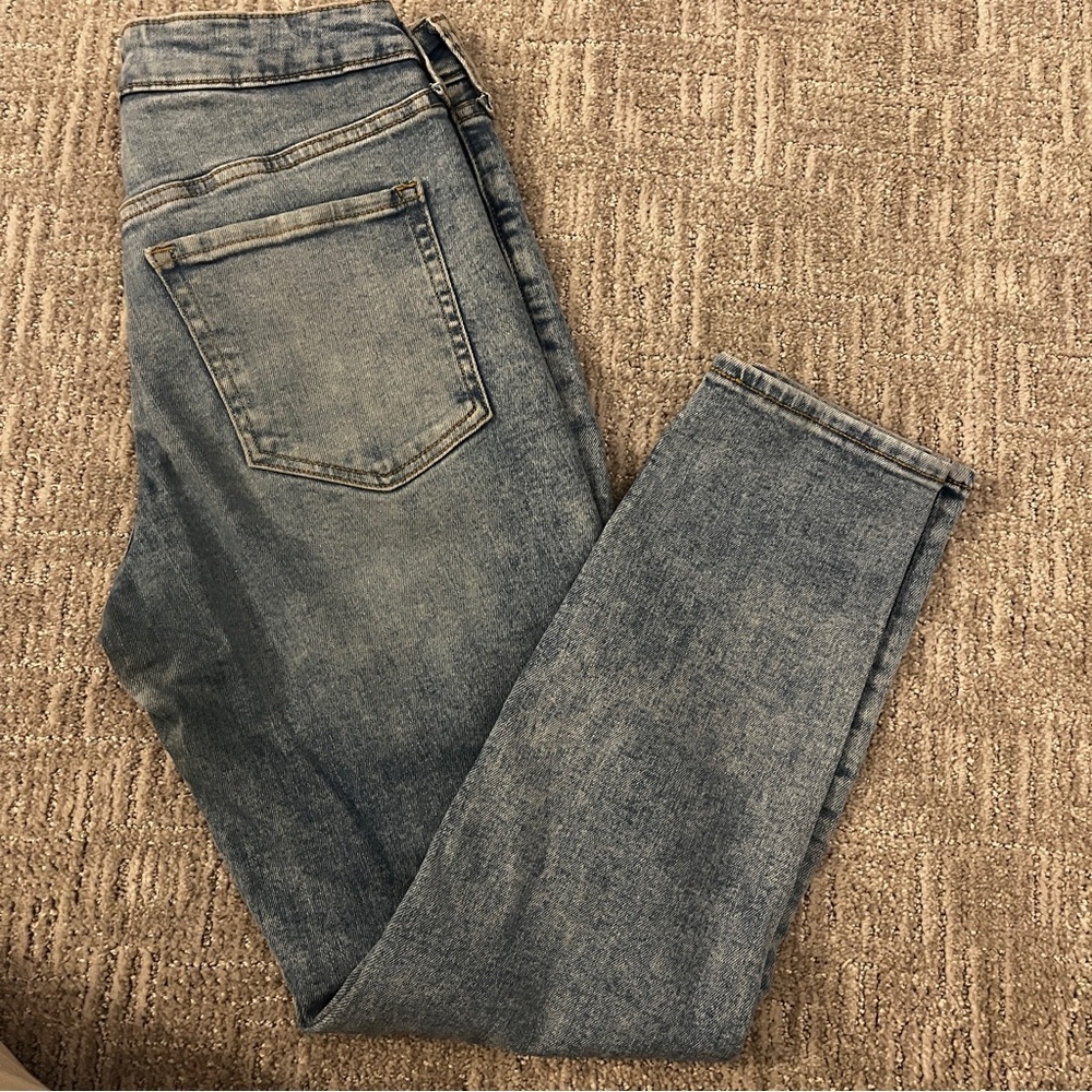 ✨Old Navy High Rise Straught Light Blue Skinny Jeans | Denim | Size 4 - Picture 6 of 9